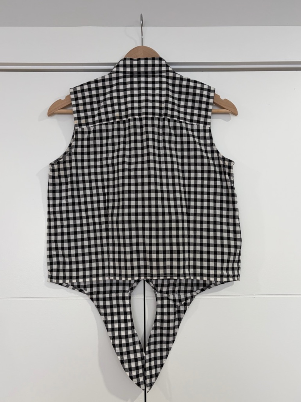 Lauren Ralph Lauren Black & White Gingham Tie-Front button down Sleeveless Shirt - Picture 4 of 10